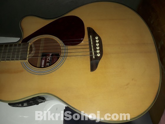 Yamaha FGX 720 guiter Almost new